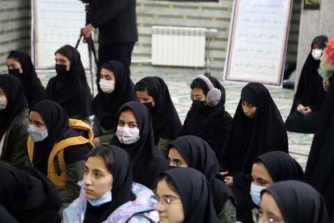 تصاویر / حضور امام جمعه همدان در جمع دختران دبیرستانی