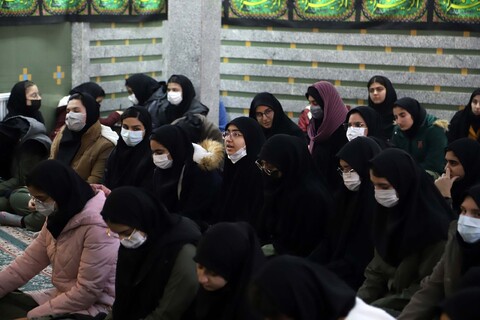 تصاویر / حضور امام جمعه همدان در جمع دختران دبیرستانی