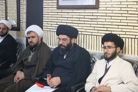 تصاویر/نشست مدیر حوزه علمیه کردستان با مدیران و معاونین حوزوی این استان