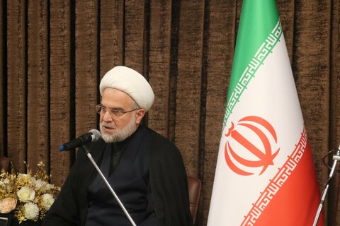 تصاویر/نشست مسئولان و مدیران استان کردستان با حجت الاسلام والمسلمین پورذهبی به مناسبت هفته بصیرت