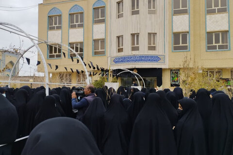 تصاویر/ اجتماع بانوان طلبه زاهدانی در محکومیت کشف حجاب و بدحجابی