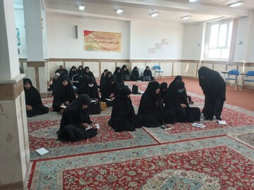 جلوگیری از کشف حجاب در رأس هر منکر دیگری لازم است