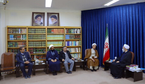 تصاویر/  دیدار مدیر ستاد اقامه نماز قم با آیت الله اعرافی