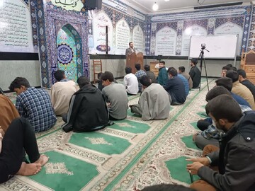 کتاب مهمترین ابزار برای «جهاد تبیین» است