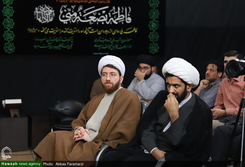 بالصور/ إزاحة الستار عن 12 كتابا من إصدارات مكتب الدراسات الإسلامية والمواصلات الحوزوية التابع للمركز الوطني للعالم الافتراضي بمدينة قم المقدسة