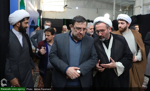 بالصور/ إزاحة الستار عن 12 كتابا من إصدارات مكتب الدراسات الإسلامية والمواصلات الحوزوية التابع للمركز الوطني للعالم الافتراضي بمدينة قم المقدسة