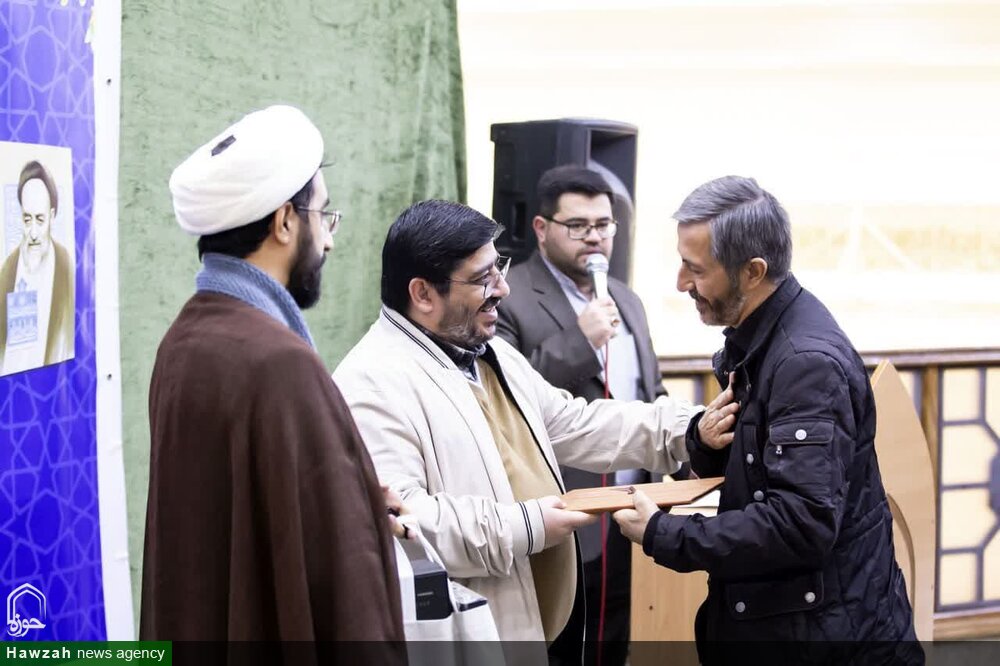 مجموعه ۷ جلدی زندگی علما رونمایی شد + عکس