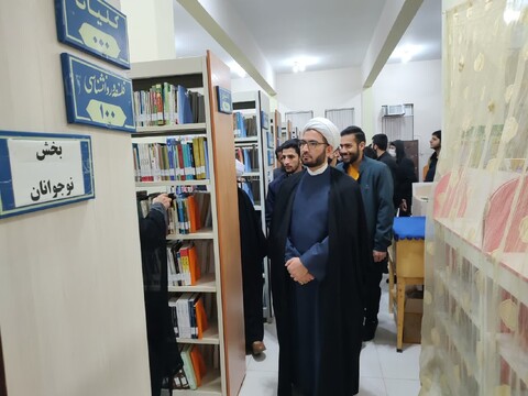 تصاویر/ بازدید طلاب مدرسه علمیه حضرت رسول اکرم (ص) از کتابخانه عمومی ملت شهرستان تکاب