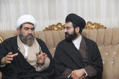 عیادت مسئول مرکز امور طلاب و دانش آموختگان حوزه و مدیر حوزه علمیه قزوین از مدیر مدرسه علمیه شیخ الاسلام