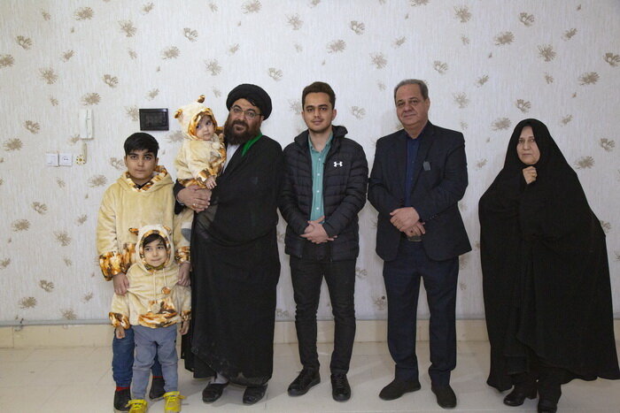 جوان دانشجویی که با کتابخوانی صاحب خانه شد + فیلم و عکس