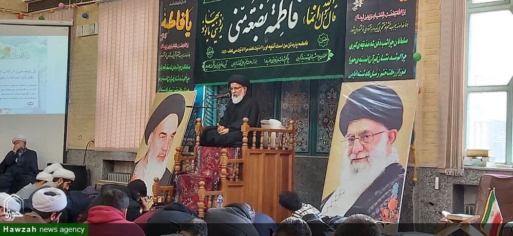 برگزاری جلسه درس اخلاق در مدرسه علمیه آیت الله آخوند(ره) همدان+ عکس