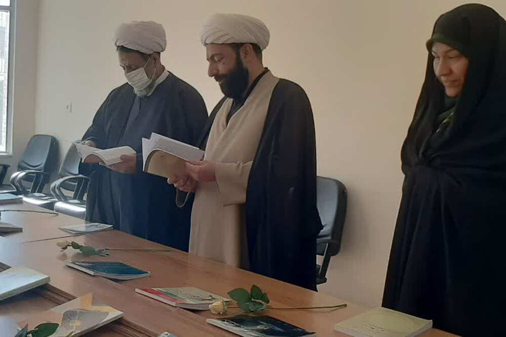 پژوهشگران برتر حوزه علمیه خواهران کرمان تجلیل شدند + عکس