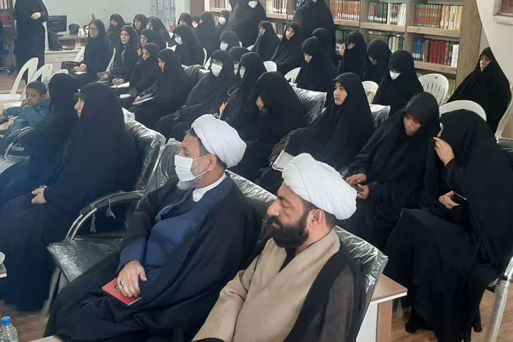 پژوهشگران برتر حوزه علمیه خواهران کرمان تجلیل شدند + عکس