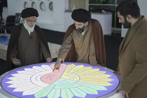 بازدید حجت الاسلام و المسلمین میرباقری از نمایشگاه مسجد جامعه پرداز