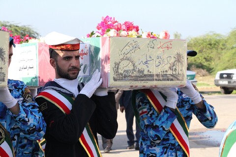 تصاویر/ استقبال بوشهری ها از پیکر مطهر 3 شهید گمنام