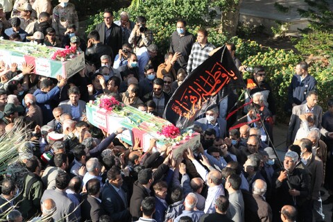 تصاویر/ استقبال بوشهری ها از پیکر مطهر 3 شهید گمنام