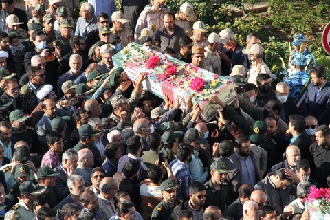 تصاویر/ استقبال بوشهری ها از پیکر مطهر 3 شهید گمنام