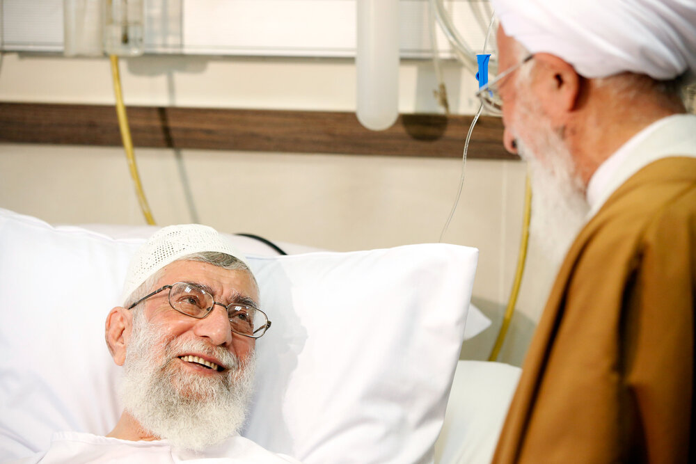 نظرات بزرگان حوزه درباره تضعیف و تقویت نظام اسلامی
