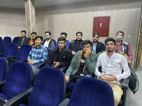 تصاویر/ برگزاری  کارگاه مربی گری برای  طلاب مدرسه  علمیه امام صادق (ع)  حاجی آباد