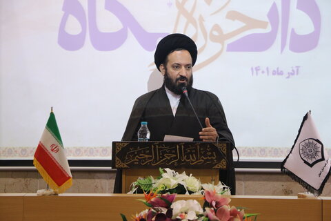 لزوم ارتباط موثر روحانیون با دانشجویان مومنی