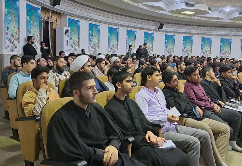 طلاب جدید الورود تهرانی در شهر قم اردو زدند