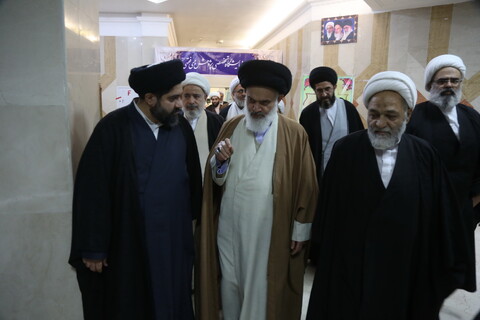 بازدید آیت الله حسینی بوشهری از اولین نمایشگاه تخصّصی پژوهش‌های فقهی معاصر