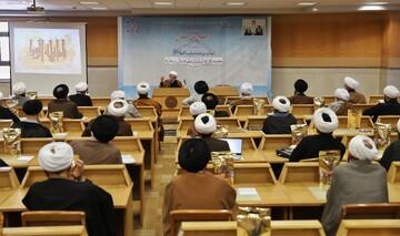 تصاویر/ مراسم تکریم از اساتید سطوح عالی و خارج مدرسه علمیه امام کاظم علیه السلام قم