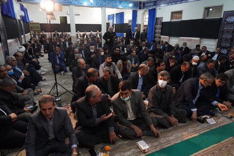 دیدار صمیمانه جمعی از مردم پلدختر و معمولان لرستان با نماینده ولی فقیه در استان