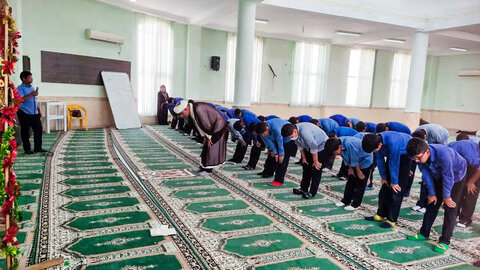 تصاویر/برگزاری همایش نماز ویژه دانش آموزان دبستان شهید برخورداری ناحیه یک بندرعباس