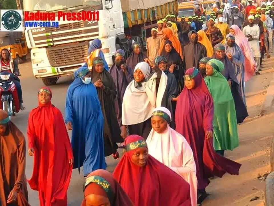 راهپیمایی دانش‌آموزی در نیجریه در حمایت از شیخ زکزاکی +تصاویر 