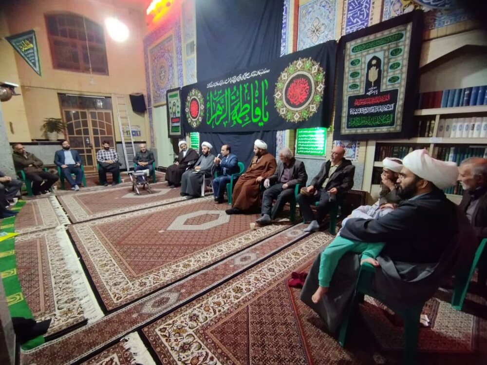 مسجد را به محل ارائه خدمت به مردم تبدیل کنیم / برگزاری ملاقات مردمی فرماندار همدان در مساجد