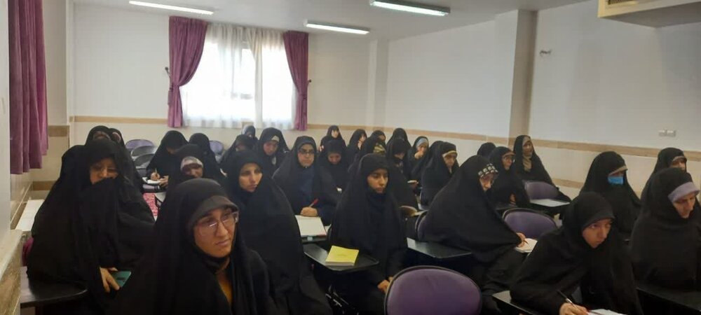 نشست عملی «آسیب شناسی چکیده و پیشینه نویسی مقالات طلاب سطح دو» برگزار شد 