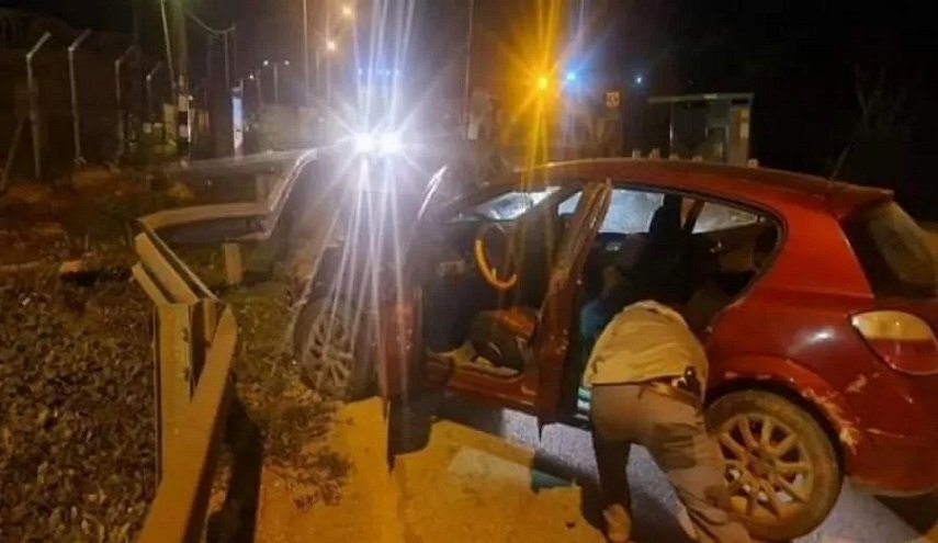 3 إصابات بين جنود الاحتلال بعملية دهس في النقب 3 إصابات بين جنود الاحتلال بعملية دهس في النقب