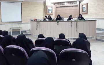 امروز نسل جوان دچار دزد زدگی شده است/ فضای دانشگاه فضای بسیار تشنه و کم نفاقی است