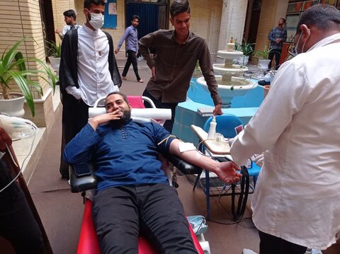 تصاویر/اهدای خون «نذر فاطمی»  توسط طلاب مدرسه علمیه آل البیت (ع) بندرلنگه