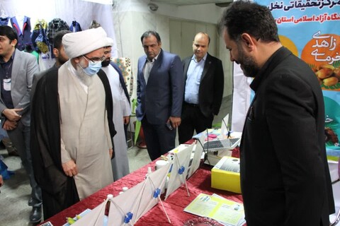 بازدید نماینده ولی فقیه در بوشهر از تولیدات دانش بنیان‌ها