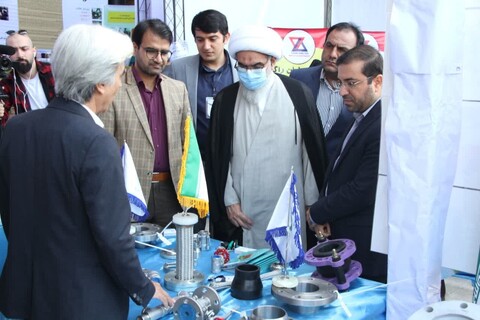 بازدید نماینده ولی فقیه در بوشهر از تولیدات دانش بنیان‌ها