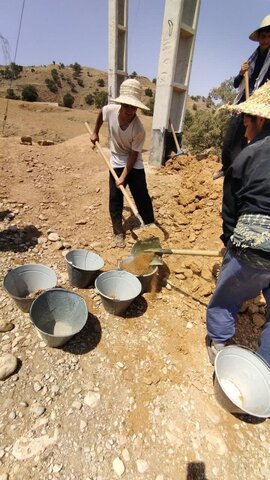 تصاویر/ کمک رسانی طلاب جهادی مدرسه علمیه امام خمینی(ره) تهران در اجرای پروژه آبرسانی به روستاهای محروم
