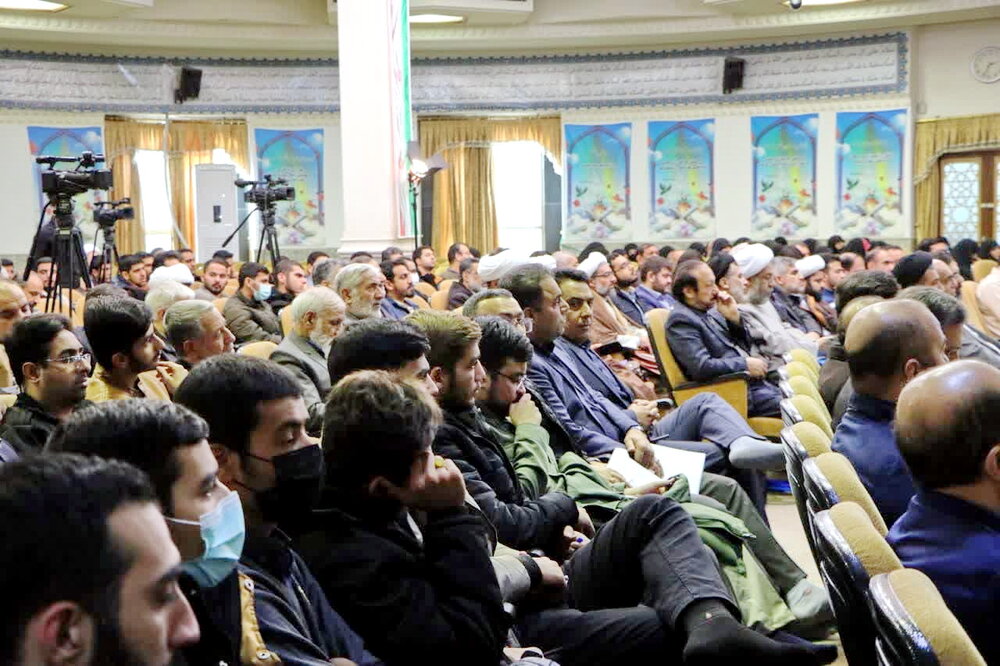 در مبارزه تمدن غرب با انقلاب اسلامی کدام پیروز می شود؟