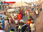 छात्रों ने नाइजीरिया में शेख ज़कज़की के समर्थन में मार्च निकाला + तस्वीरें