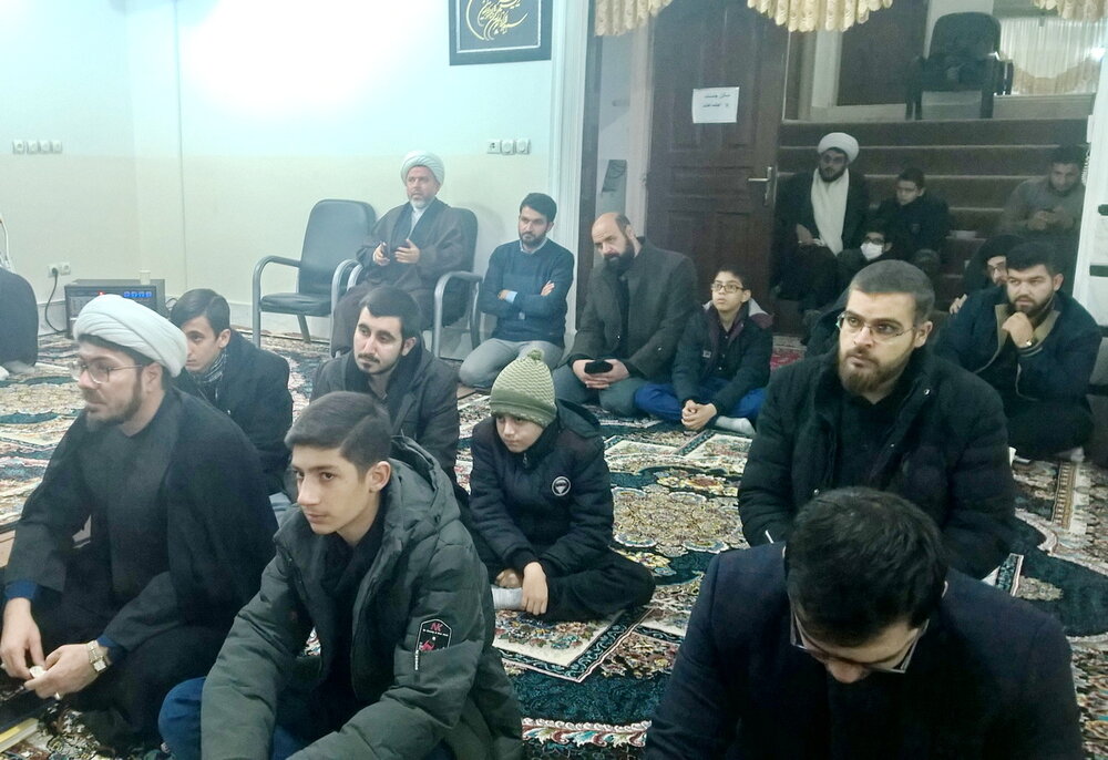 اهانت عده ای حقیر به روحانیت نشانه تأثیرات ارزشمند این قشر است