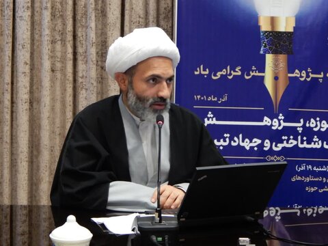 حجت الاسلام محسن محمدی دبیر دبیرخانه حمایت از طرح های پژوهشی