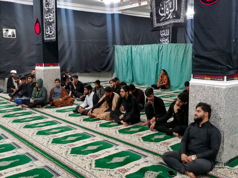 تصاویر/ مراسم سوگواری ایام فاطمیه در مسجد مدرسه علمیه امام جعفر صادق (ع) حاجی آباد