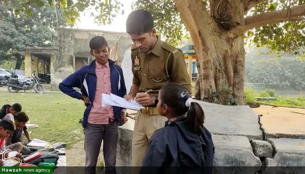 حقیقی زندگی کا ہیرو: گاؤں جا کر غریب بچوں کو پڑھاتے ہیں پولیس میں کانسٹیبل ظفر علی، آئی پی ایس بننے کا خواب