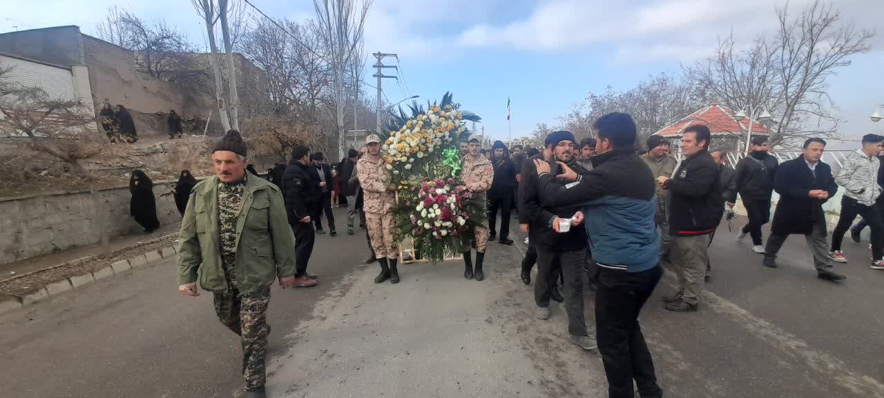 تصاویر/ تشییع پیکر شهید گمنام در شهرستان‌های ورزقان و خاروانا