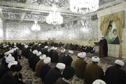 روحانیت در کنار بیان مشکلات مردم، عزت و اقتدار ایران اسلامی سربلند را تبیین کنند