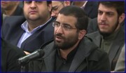 فیلم | شعرخوانی بغض آلود شاعر طلبه آقای حسن بیاتانی در محضر مقام معظم رهبری