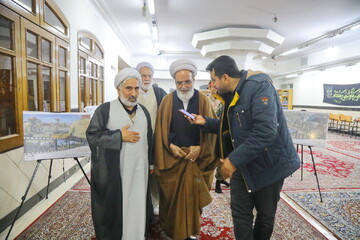 حرکت در مسیر شهدا، لازمه دفاع از جبهه حق است