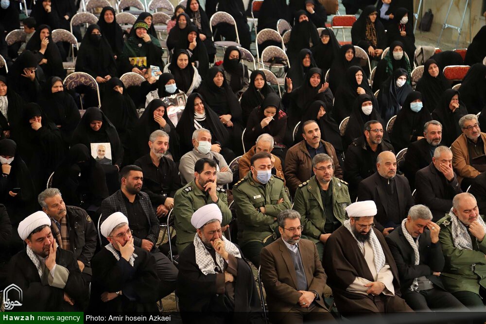 تقدیر از خانواده شهیدان عجمیان و علیوردی در همدان