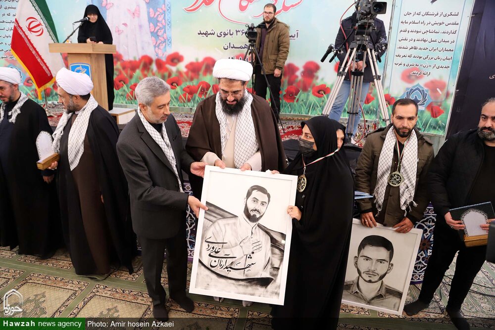 تقدیر از خانواده شهیدان عجمیان و علیوردی در همدان